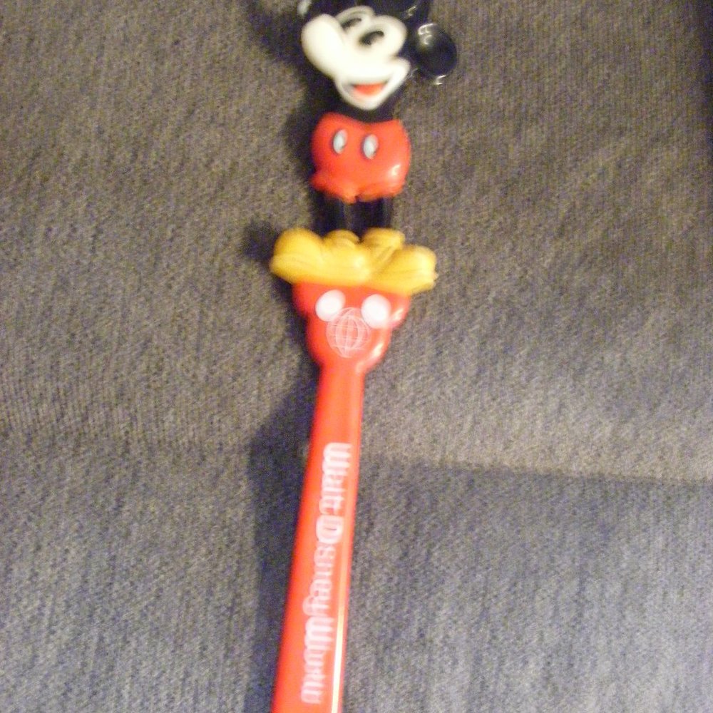Mickey Mouse Back Scratcher